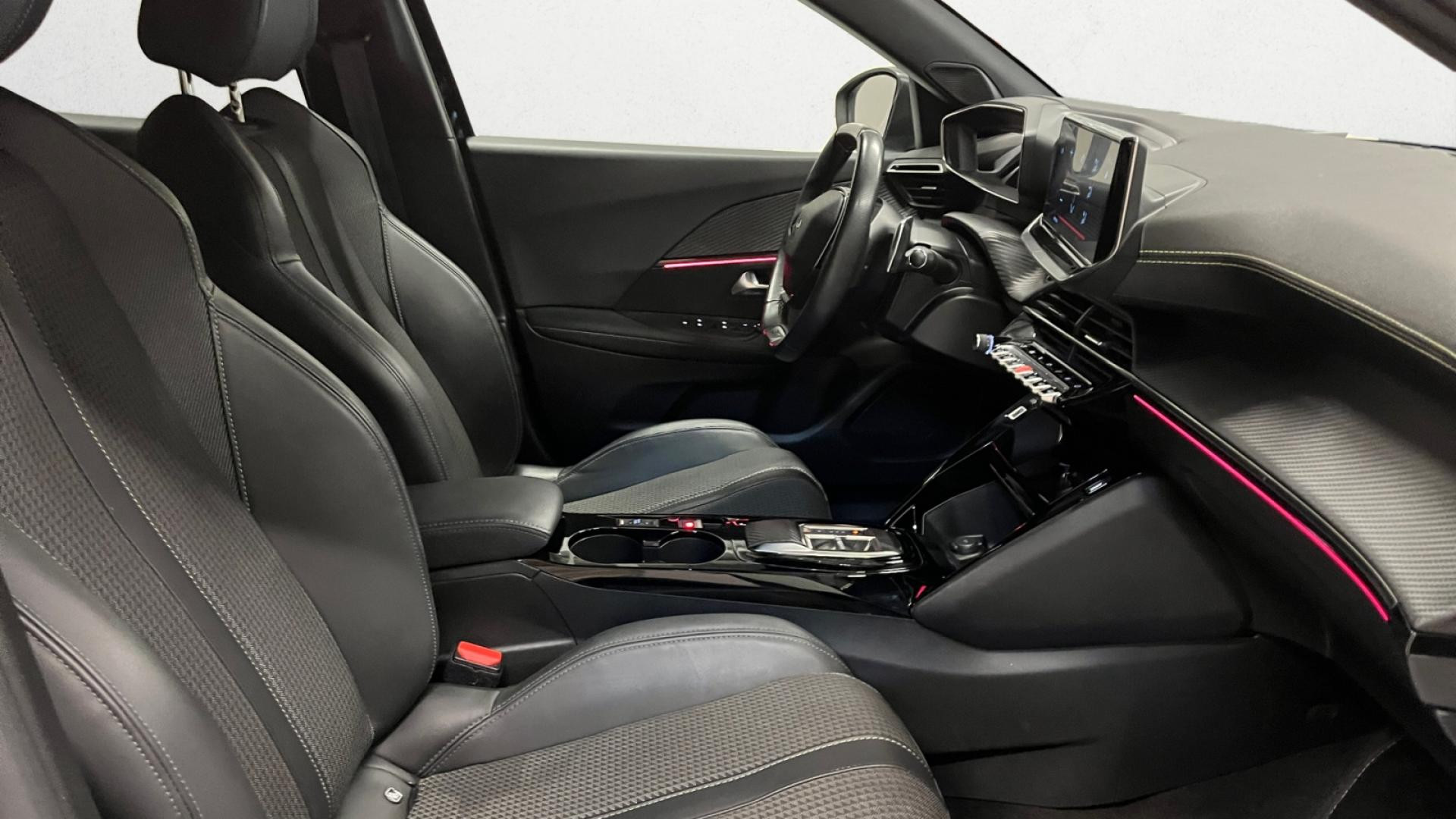 Nouvelle PEUGEOT 2008  1.2i PureTech 12V S&S - 130 - EAT8  II GT