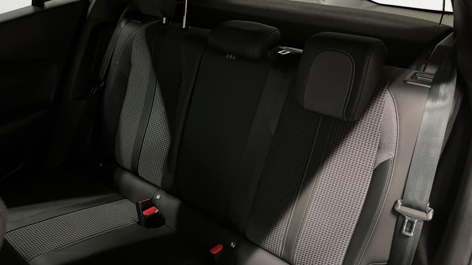 Nouvelle PEUGEOT 2008  1.2i PureTech 12V S&S - 130 - EAT8  II GT