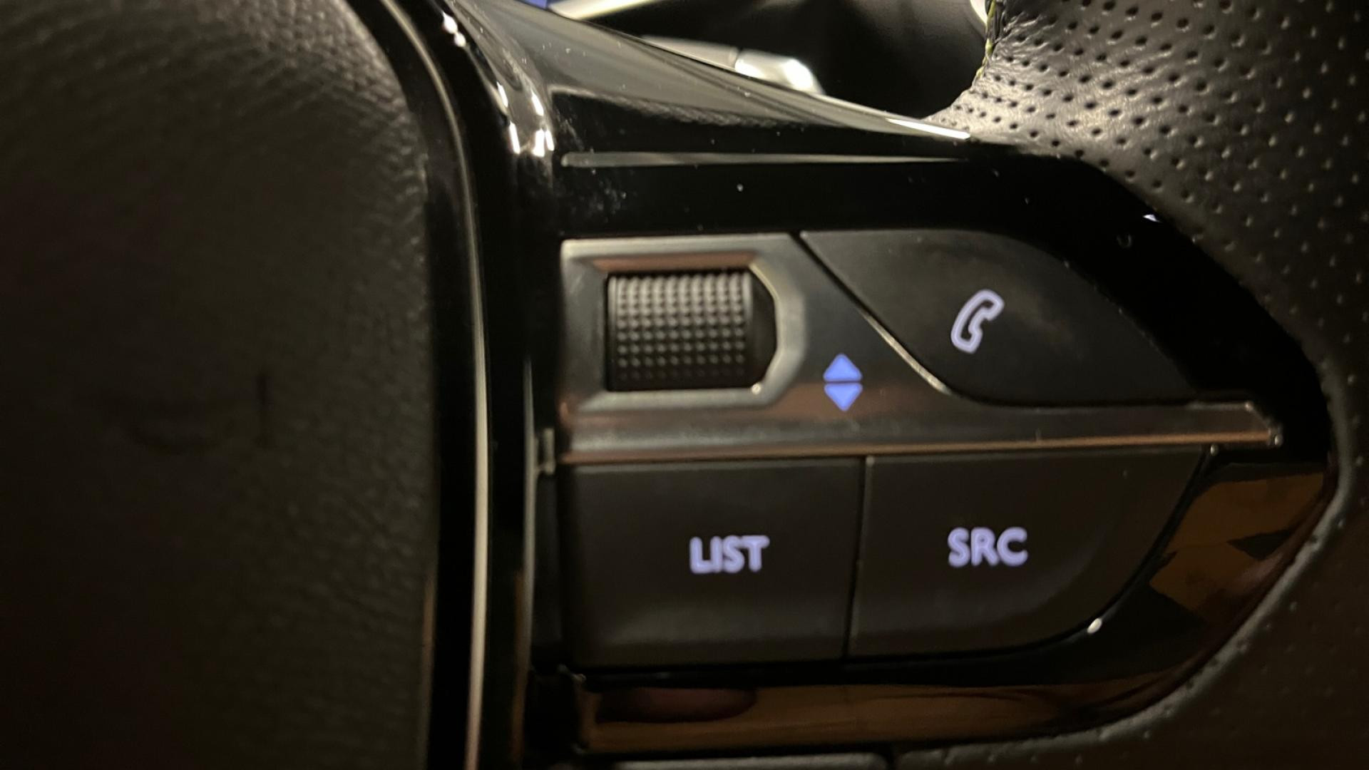 Nouvelle PEUGEOT 2008  1.2i PureTech 12V S&S - 130 - EAT8  II GT