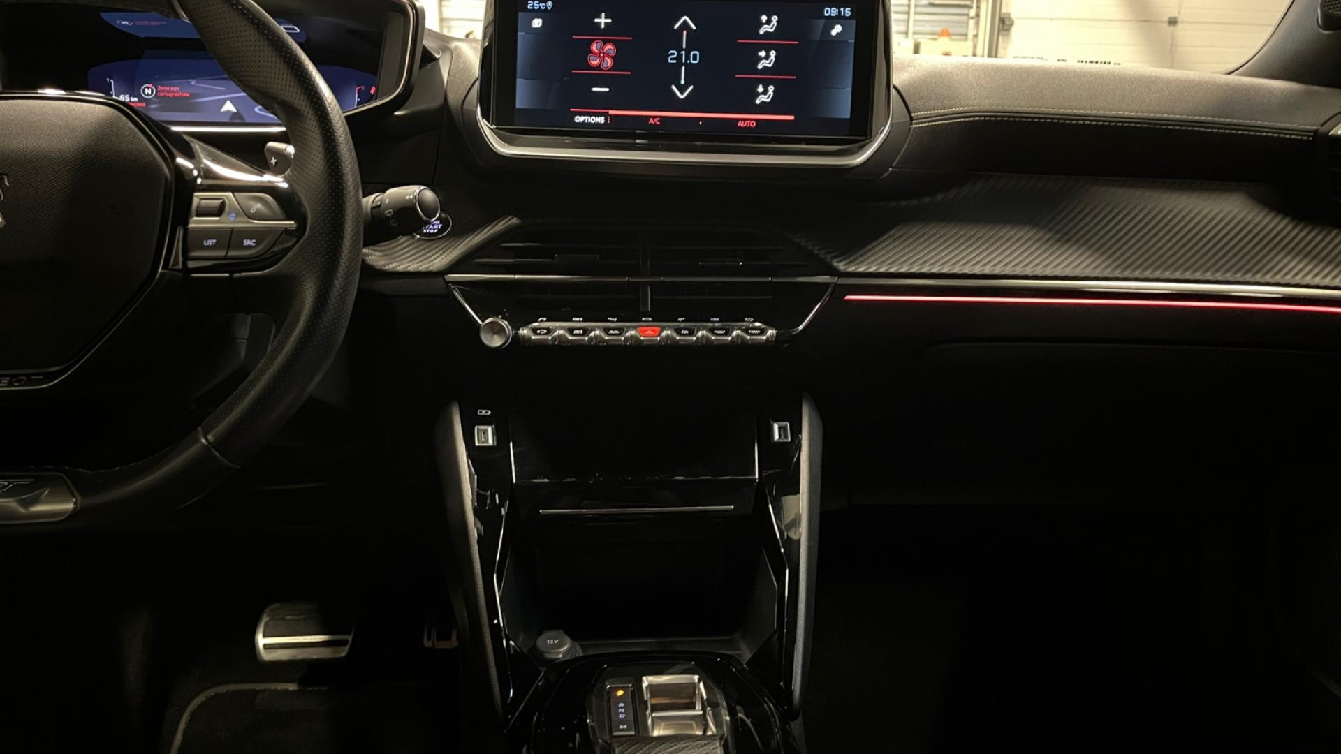 Nouvelle PEUGEOT 2008  1.2i PureTech 12V S&S - 130 - EAT8  II GT