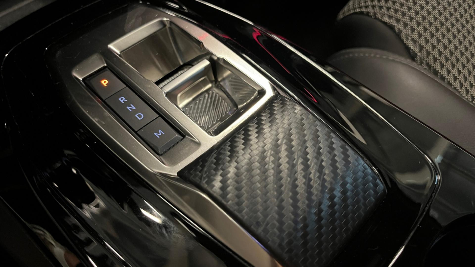 Nouvelle PEUGEOT 2008  1.2i PureTech 12V S&S - 130 - EAT8  II GT