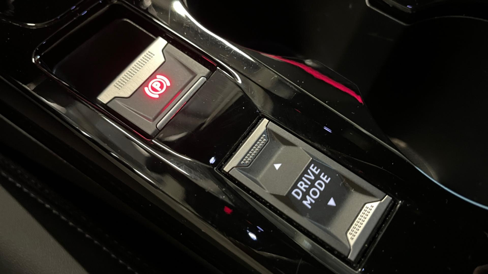 Nouvelle PEUGEOT 2008  1.2i PureTech 12V S&S - 130 - EAT8  II GT