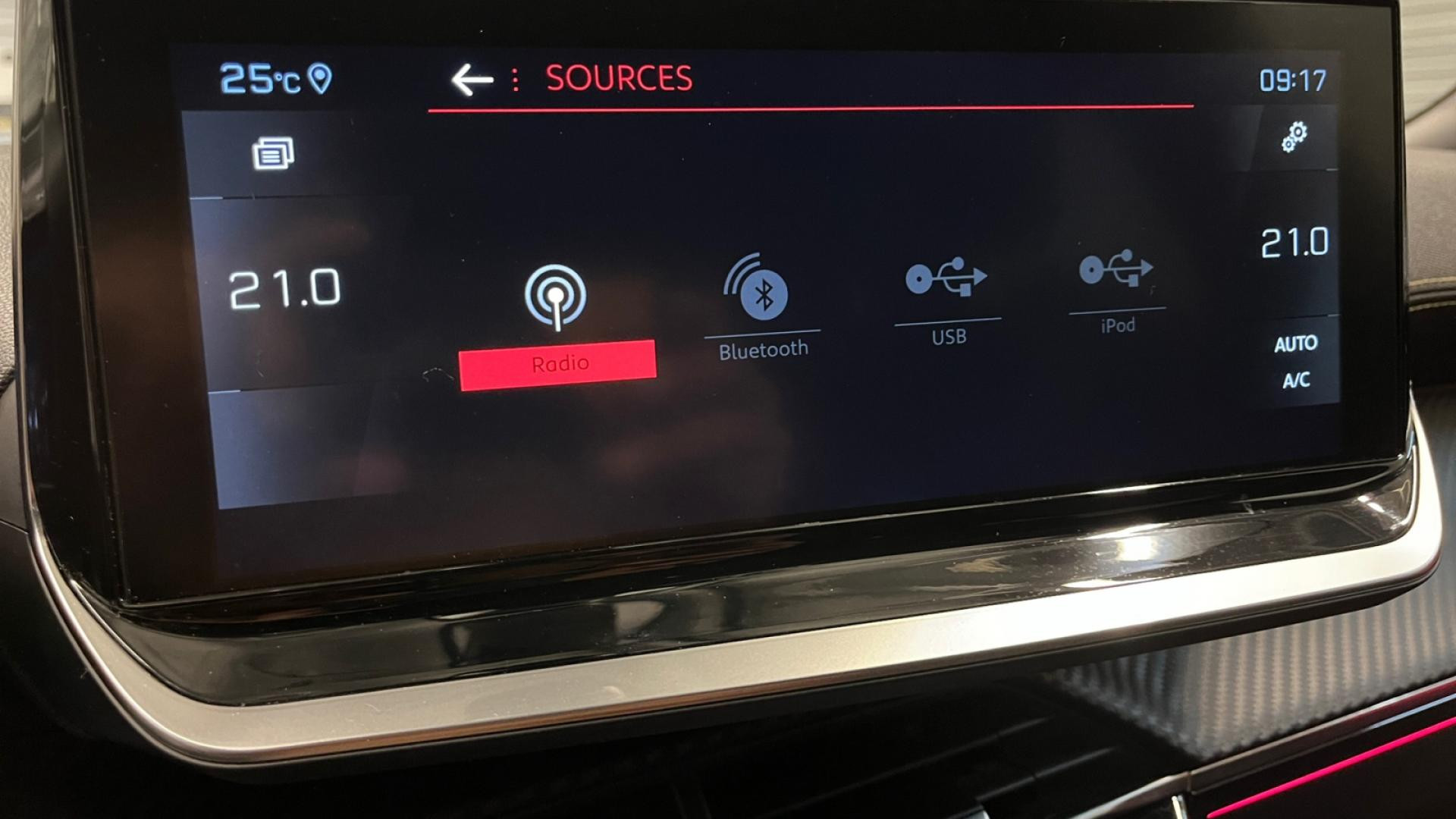 Nouvelle PEUGEOT 2008  1.2i PureTech 12V S&S - 130 - EAT8  II GT