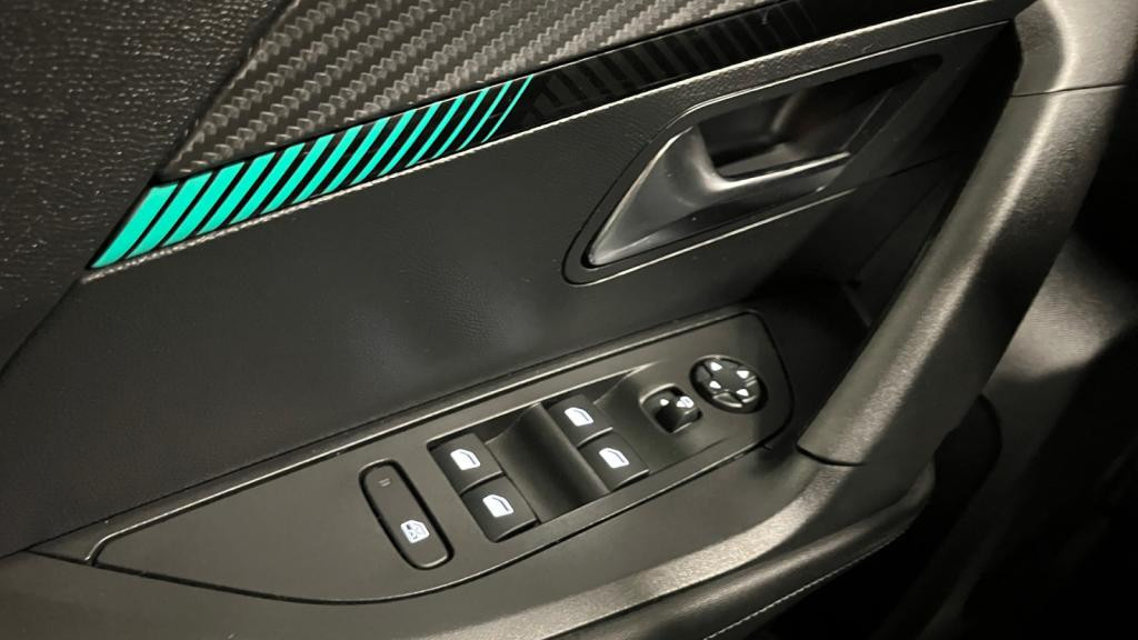 Nouvelle PEUGEOT 2008  1.2i PureTech 12V S&S - 130 - EAT8  II Allure Pack