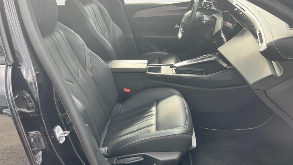 Nouvelle PEUGEOT 308  1.2i PureTech 12V S&S - 130 - EAT8  III BERLINE GT 