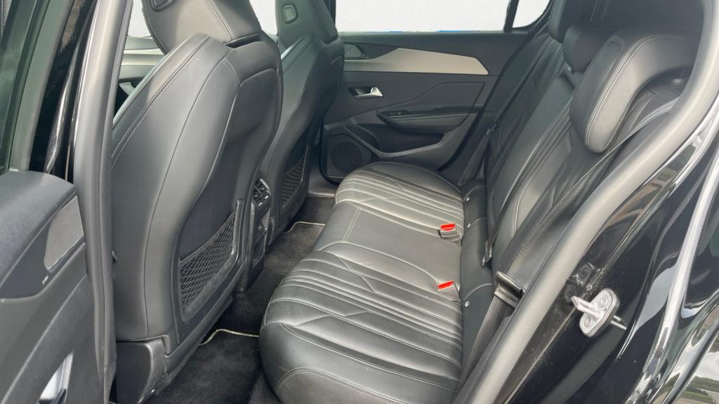 Nouvelle PEUGEOT 308  1.2i PureTech 12V S&S - 130 - EAT8  III BERLINE GT 