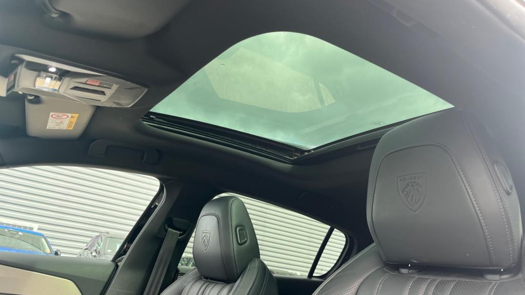 Nouvelle PEUGEOT 308  1.2i PureTech 12V S&S - 130 - EAT8  III BERLINE GT 