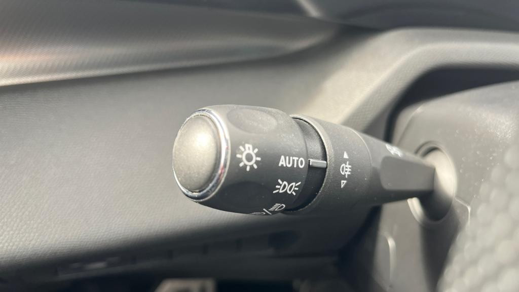 Nouvelle PEUGEOT 308  1.2i PureTech 12V S&S - 130 - EAT8  III BERLINE GT 