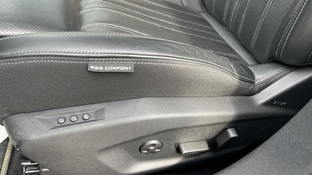 Nouvelle PEUGEOT 308  1.2i PureTech 12V S&S - 130 - EAT8  III BERLINE GT 