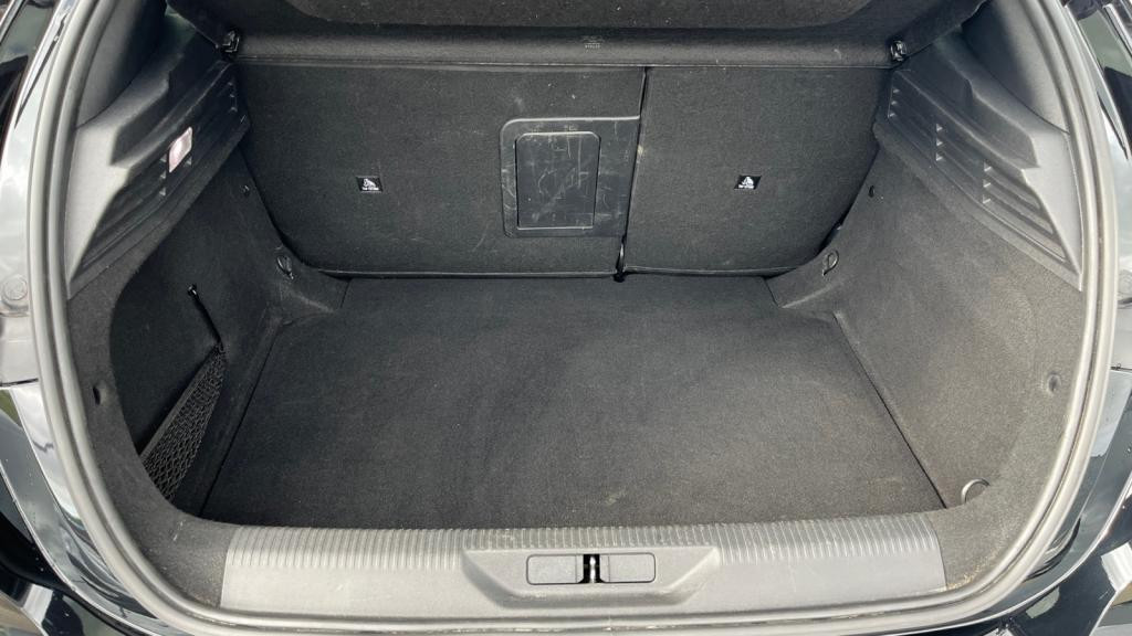 Nouvelle PEUGEOT 308  1.2i PureTech 12V S&S - 130 - EAT8  III BERLINE GT 