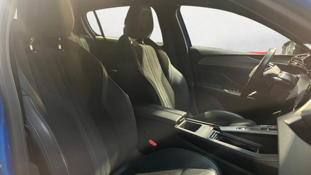 Nouvelle PEUGEOT 308  1.2i PureTech 12V S&S - 130 - EAT8  III BERLINE GT 