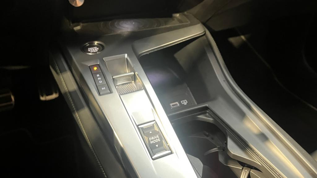 Nouvelle PEUGEOT 308  1.2i PureTech 12V S&S - 130 - EAT8  III BERLINE GT 