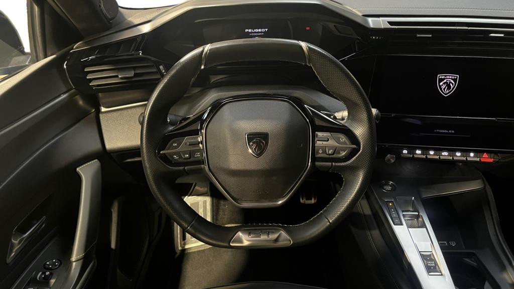 Nouvelle PEUGEOT 308  1.2i PureTech 12V S&S - 130 - EAT8  III BERLINE GT 