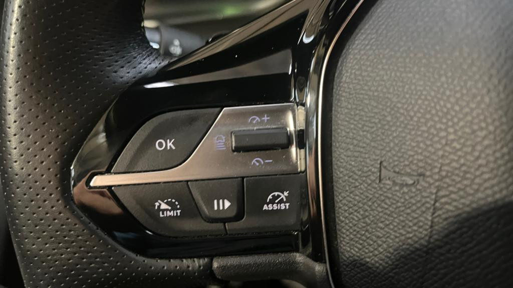 Nouvelle PEUGEOT 308  1.2i PureTech 12V S&S - 130 - EAT8  III BERLINE GT 