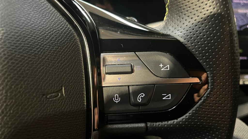 Nouvelle PEUGEOT 308  1.2i PureTech 12V S&S - 130 - EAT8  III BERLINE GT 