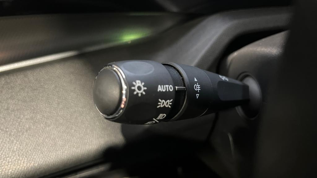 Nouvelle PEUGEOT 308  1.2i PureTech 12V S&S - 130 - EAT8  III BERLINE GT 