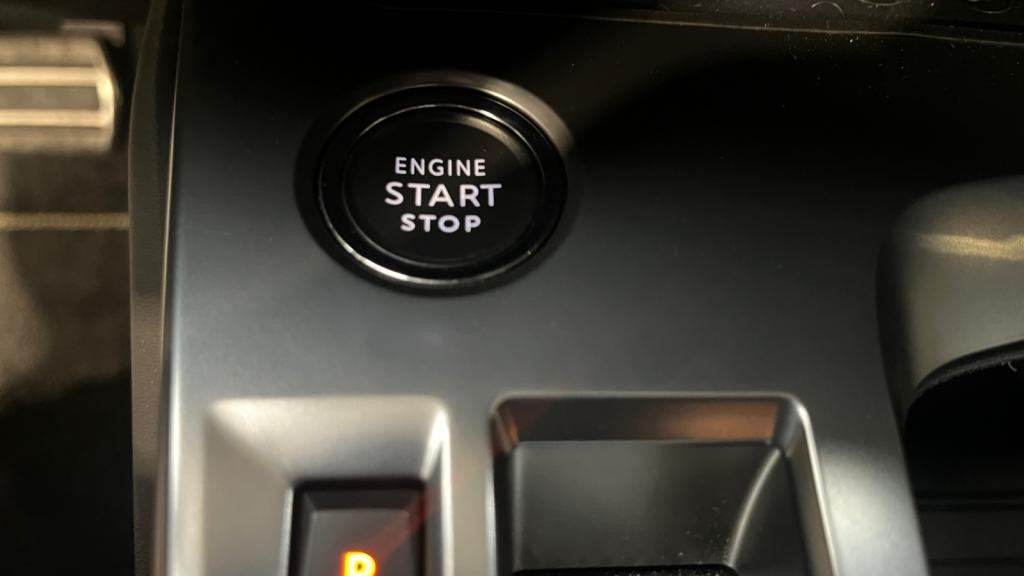 Nouvelle PEUGEOT 308  1.2i PureTech 12V S&S - 130 - EAT8  III BERLINE GT 