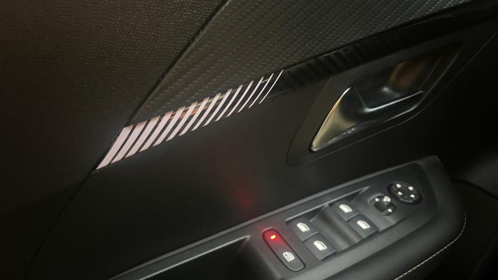 Nouvelle PEUGEOT 208  1.2i PureTech 12V S&S - 100  II BERLINE Allure PHASE 2