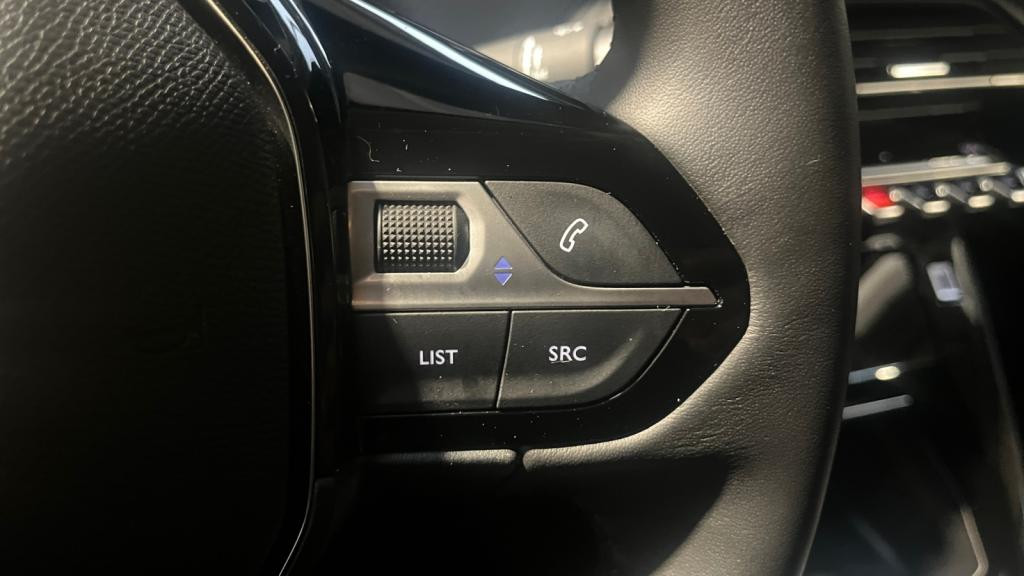 Nouvelle PEUGEOT 208  1.2i PureTech 12V S&S - 100  II BERLINE Allure PHASE 2