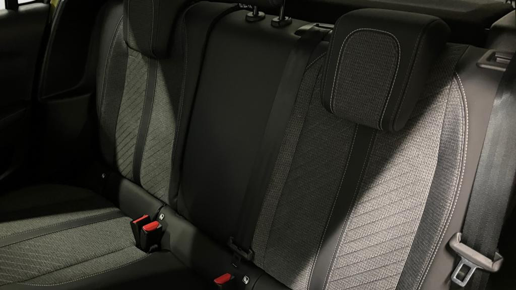 Nouvelle PEUGEOT 208  1.2i PureTech 12V S&S - 100  II BERLINE Allure PHASE 2