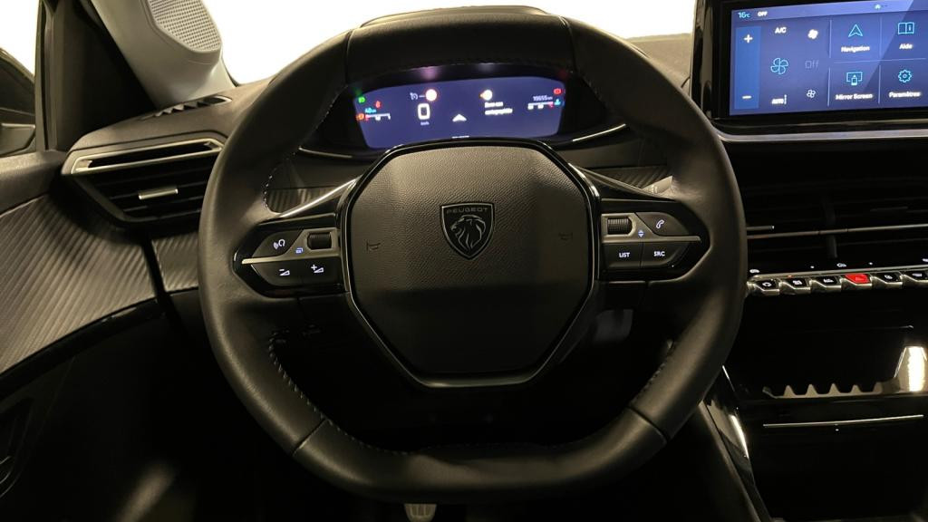 Nouvelle PEUGEOT 208  1.2i PureTech 12V S&S - 100  II BERLINE Allure PHASE 2