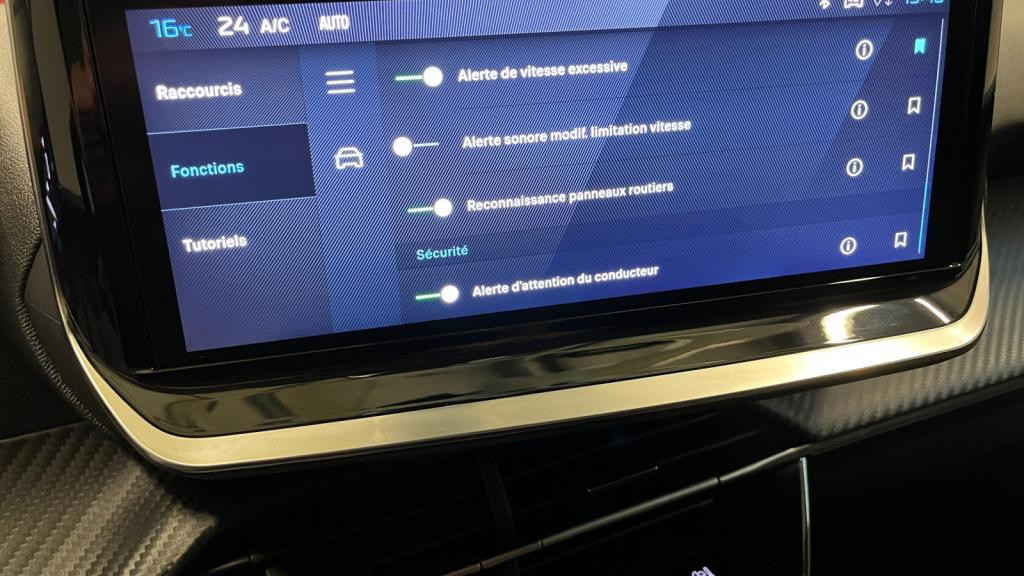 Nouvelle PEUGEOT 208  1.2i PureTech 12V S&S - 100  II BERLINE Allure PHASE 2