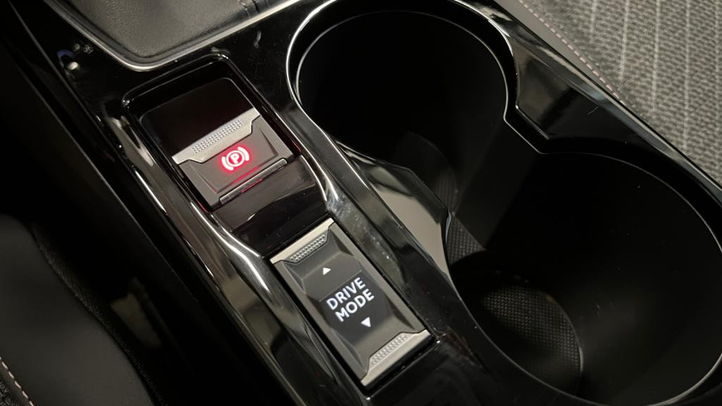 Nouvelle PEUGEOT 208  1.2i PureTech 12V S&S - 100  II BERLINE Allure PHASE 2