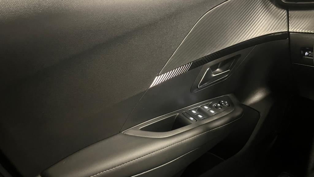 Nouvelle PEUGEOT 208  1.2i Hybrid - 100 - e-DCS6  II BERLINE Allure PHASE 2