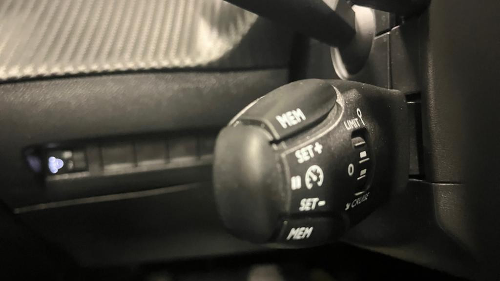 Nouvelle PEUGEOT 208  1.2i Hybrid - 100 - e-DCS6  II BERLINE Allure PHASE 2