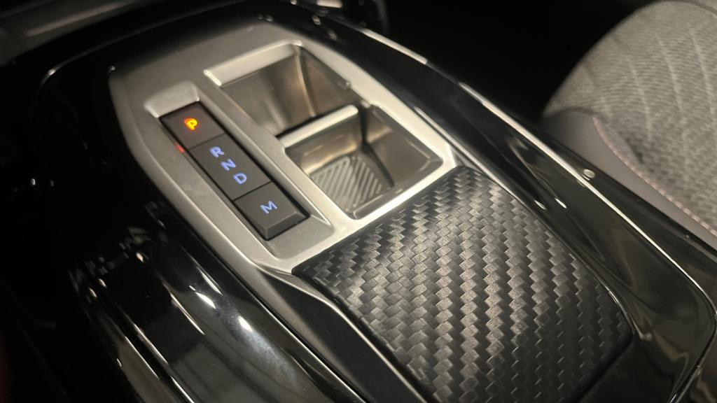 Nouvelle PEUGEOT 208  1.2i Hybrid - 100 - e-DCS6  II BERLINE Allure PHASE 2