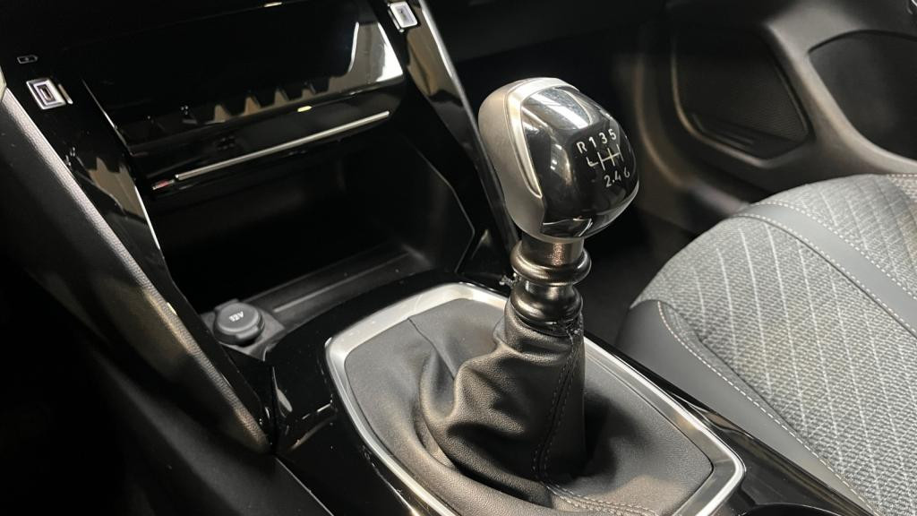 Nouvelle PEUGEOT 208  1.2i PureTech 12V S&S - 100  II BERLINE Allure PHASE 2