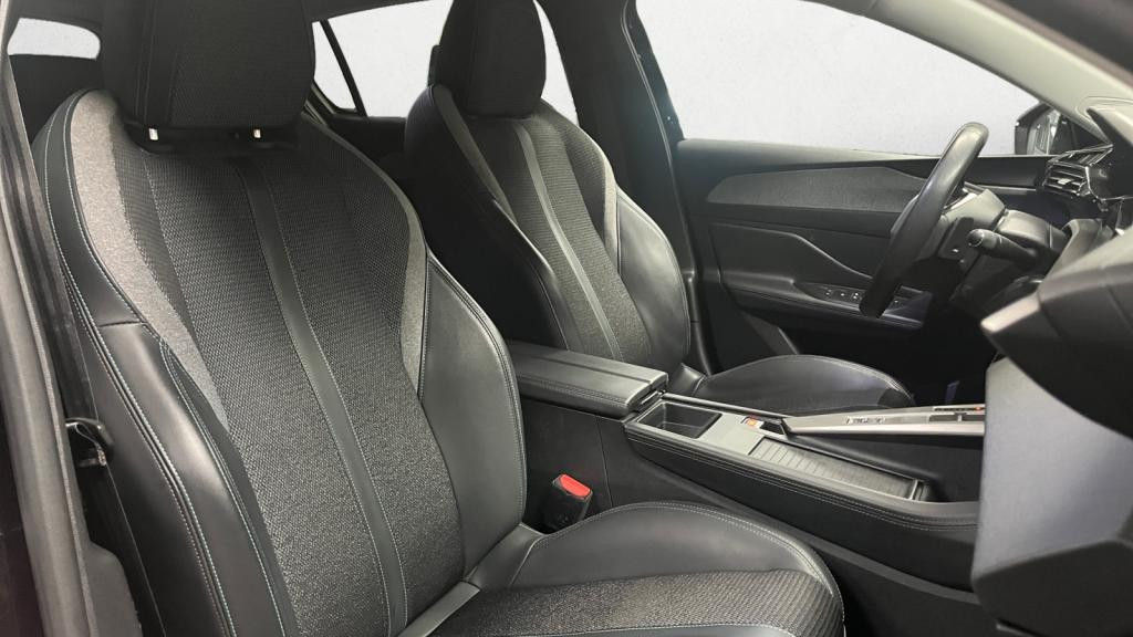 Nouvelle PEUGEOT 308  1.2i PureTech 12V S&S - 130 - EAT8  III BERLINE Allure