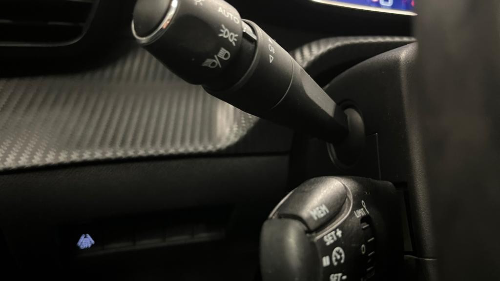 Nouvelle PEUGEOT 208  1.5 BlueHDi S&S - 100  II BERLINE GT