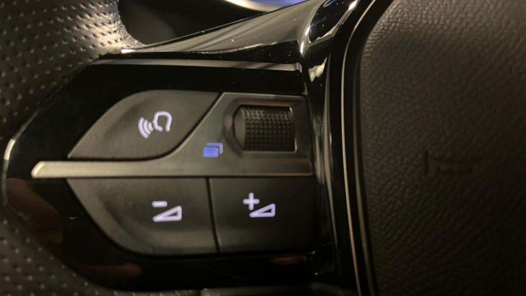 Nouvelle PEUGEOT 208  1.5 BlueHDi S&S - 100  II BERLINE GT