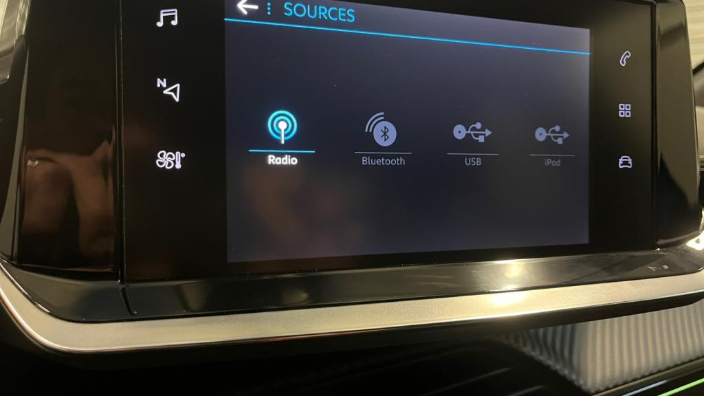 Nouvelle PEUGEOT 208  1.5 BlueHDi S&S - 100  II BERLINE GT