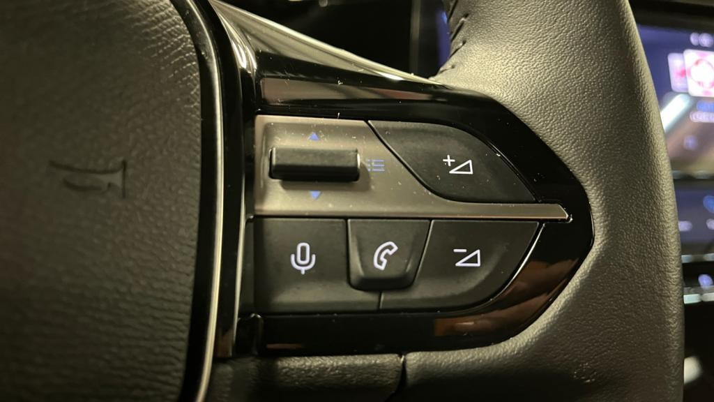 Nouvelle PEUGEOT 308 1.2i PureTech 12V S&S - 130  Allure