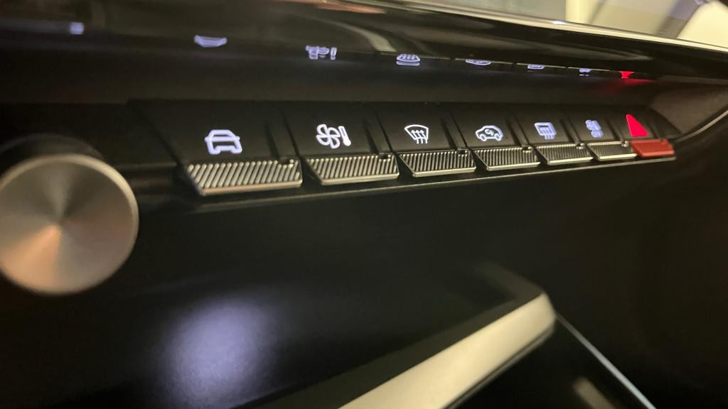 Nouvelle PEUGEOT 308 1.2i PureTech 12V S&S - 130  Allure