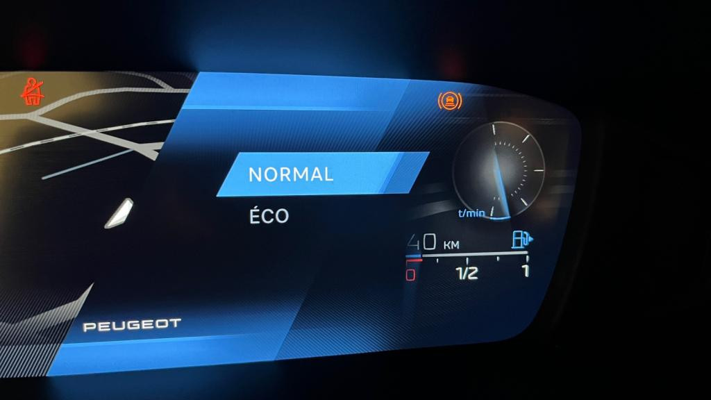 Nouvelle PEUGEOT 308 1.2i PureTech 12V S&S - 130  Allure