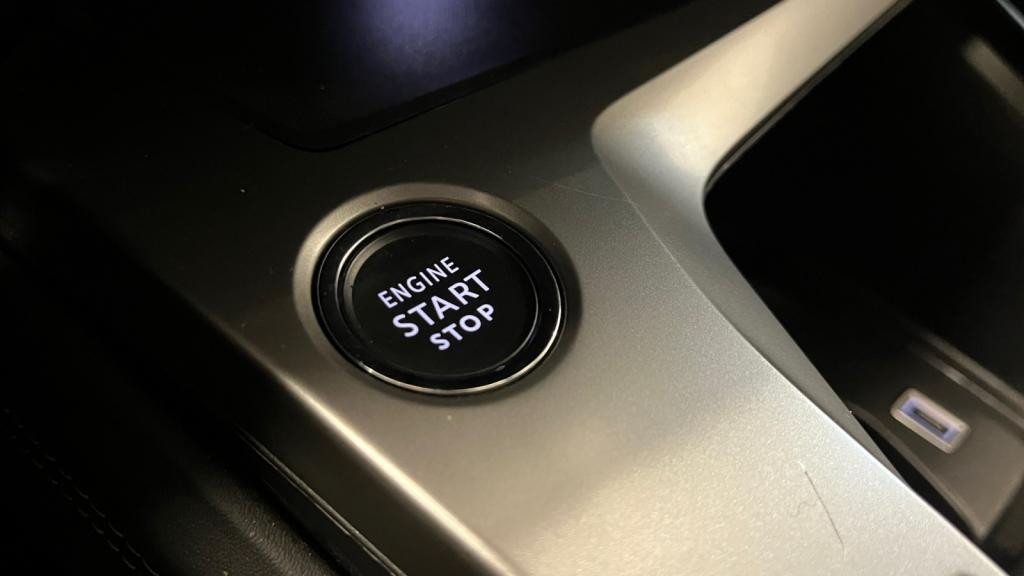 Nouvelle PEUGEOT 308 1.2i PureTech 12V S&S - 130  Allure