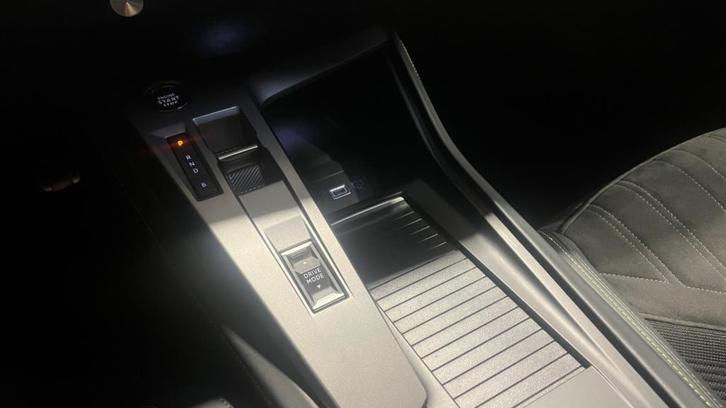 Nouvelle PEUGEOT 408  1.6 PHEV - 225 e-EAT8  BERLINE GT 