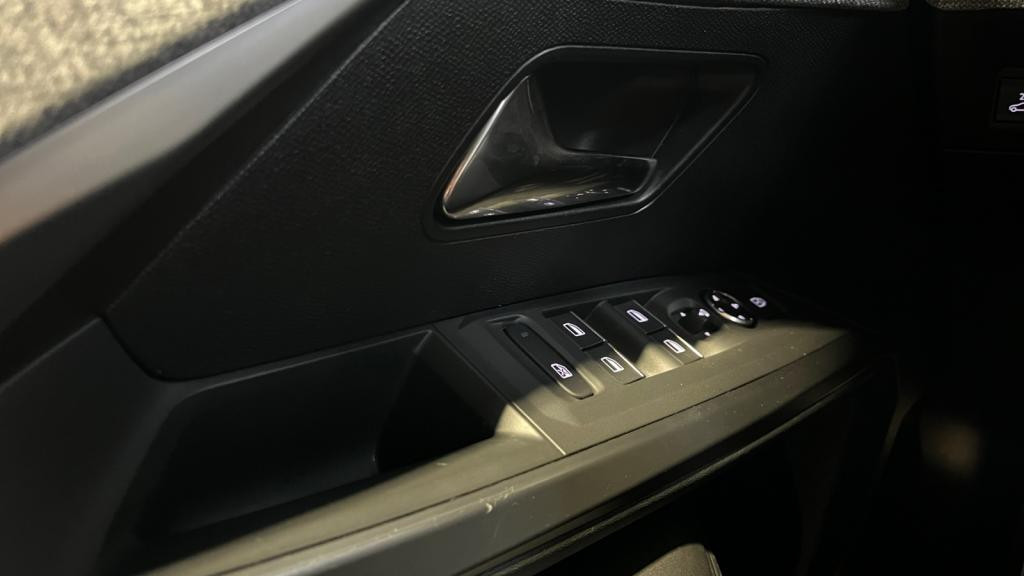 Nouvelle PEUGEOT 3008  1.2i Hybrid - 145 - e-DCS6  III GT 