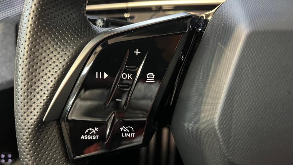 Nouvelle PEUGEOT 3008  1.2i Hybrid - 145 - e-DCS6  III GT 