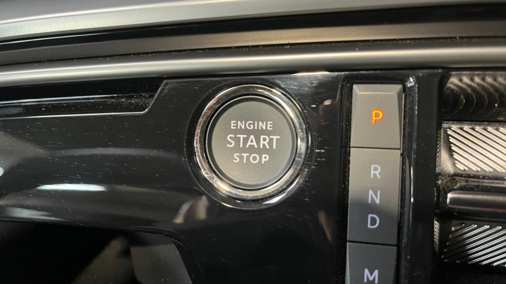 Nouvelle PEUGEOT 3008  1.2i Hybrid - 145 - e-DCS6  III GT 