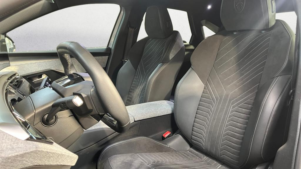 Nouvelle PEUGEOT 3008  1.2i Hybrid - 145 - e-DCS6  III GT 