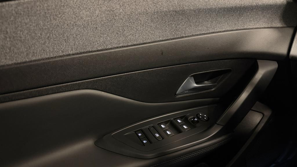 PEUGEOT 308  1.2i PureTech 12V S&S - 130 - EAT8  III BERLINE Allure Pack 