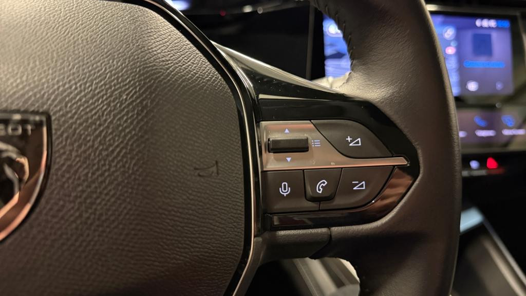 PEUGEOT 308  1.2i PureTech 12V S&S - 130 - EAT8  III BERLINE Allure Pack 