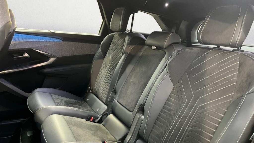 Nouvelle PEUGEOT 5008  1.2i Hybrid -145 - e-DCS6  III 2024 GT 