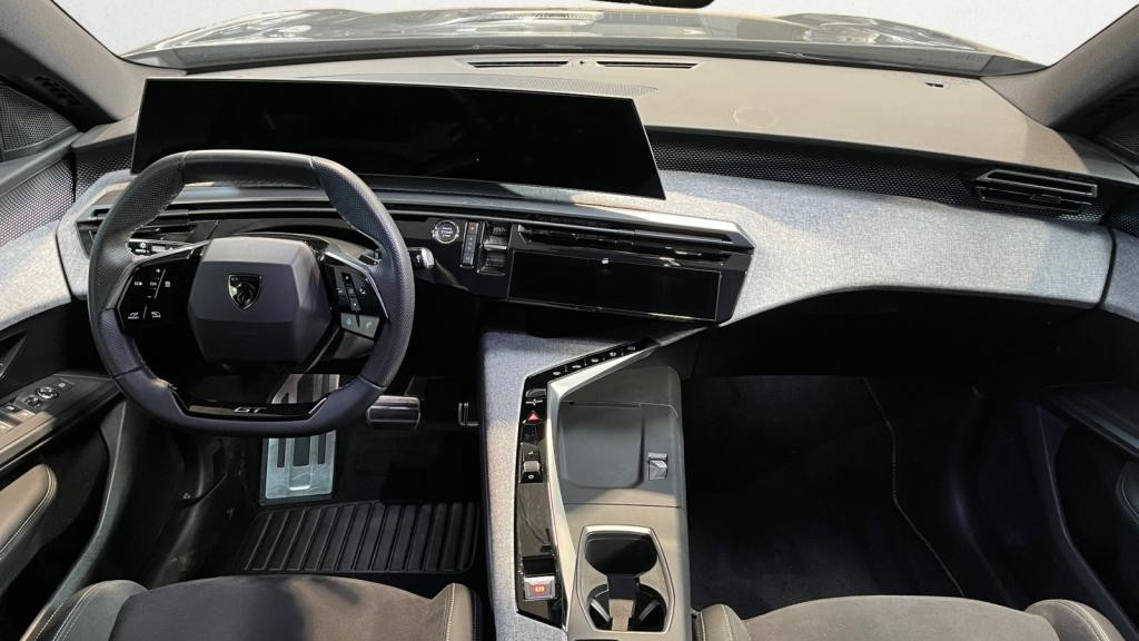 Nouvelle PEUGEOT 5008  1.2i Hybrid -145 - e-DCS6  III 2024 GT 