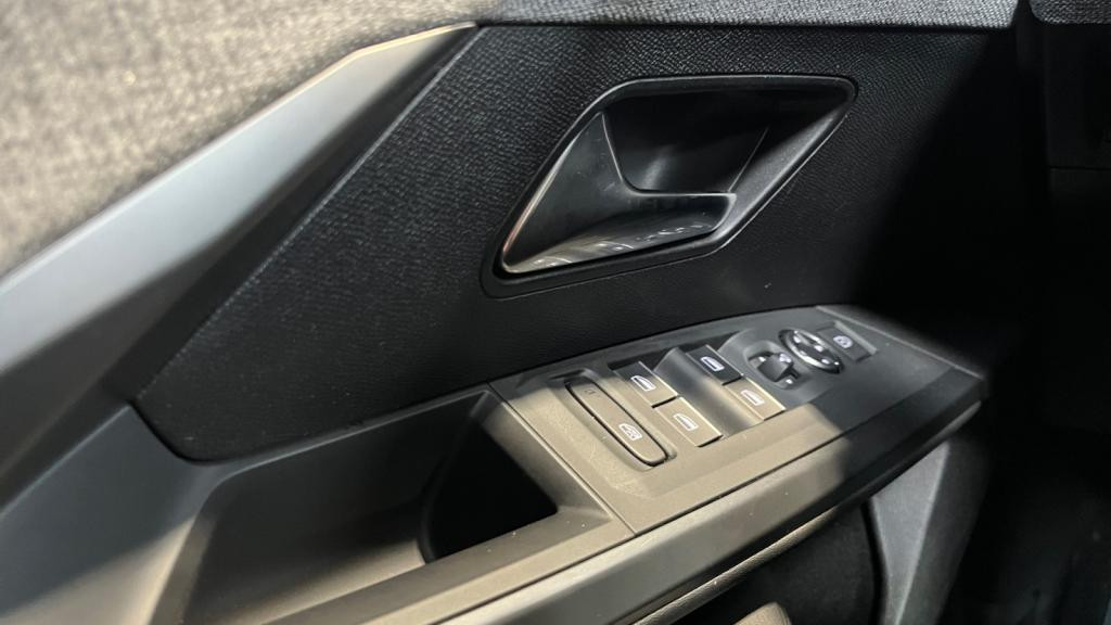 Nouvelle PEUGEOT 5008  1.2i Hybrid -145 - e-DCS6  III 2024 GT 