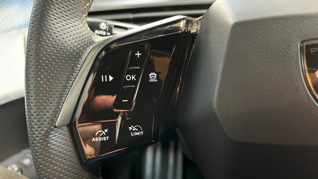 Nouvelle PEUGEOT 5008  1.2i Hybrid -145 - e-DCS6  III 2024 GT 